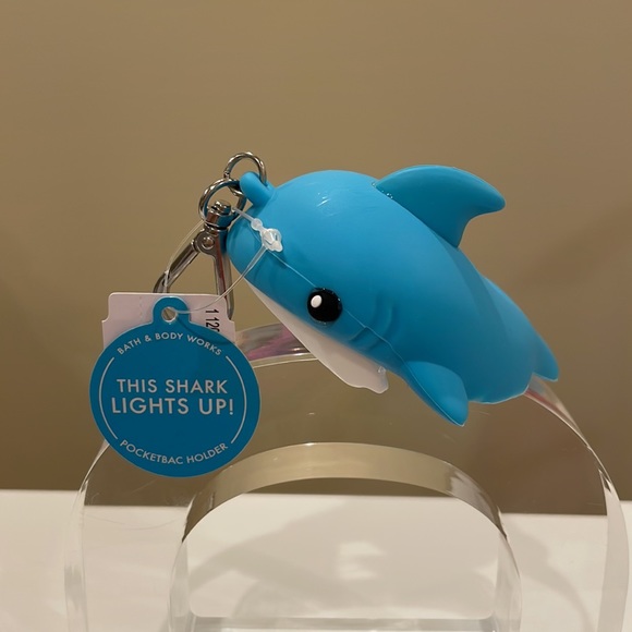 New Bath & Body Works Light up Shark Pocketbac Holder - Picture 3 of 3
